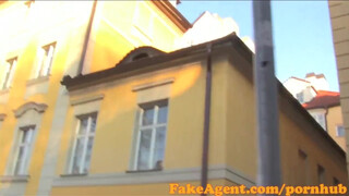 Raven, az izgató milf és a FakeAgent: Ordító élvezet és tiltott gyönyör