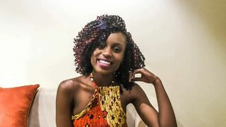 Mosolygós fekete szépség pov castingon szenvedélyesen meghágva