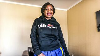 Afrikai egyetemista szépség támogatót keres a tanulásához