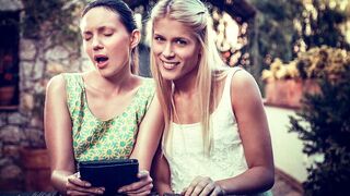 Sweet Cat ujjai extázishoz vezetik Nataly Von barátnőjét