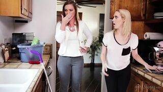 Cadence Lux tini takarítónő spriccelve csábít a tulajdonost