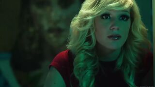 Malena Morgan érzéki leszbikus játék borotvált punciakkal