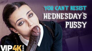 Lispy wednesday baszta a mostoha apa nagy faszát mint egy igazi kutyaként