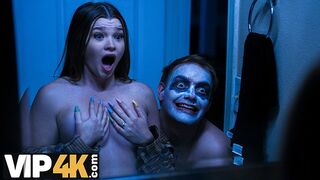 Kiki daire nyálkás köpködése a kemény faszodon