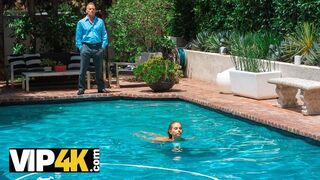 Nyári Csábítás: Tiltott Gyönyör a Barát Apjával