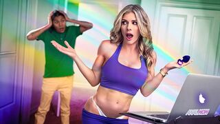 Cory Chase dögös hátsóját a mostoha srác keményen megdolgozza