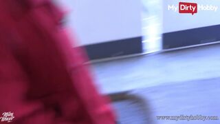 Parkolóban vad kefélés és nedves extázis