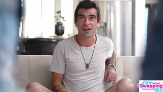 Okos mostohabáty megosztja forró nyálkás spermaadagját Scarlet Skies és Molly Little között