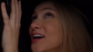 Titokban megszopnálak itt, senki se tudná – suttogja Ivi Rein a mostohaapjának