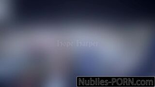 Két kicsi német tini osztozik a hatalmas farkon