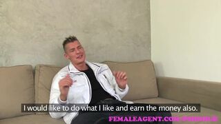 FemaleAgent - a mohó milf alig bírta a szexi striptíző vad farkát a castingon