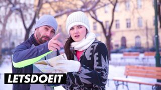 Francesca Di Caprio vad anális kalandja Neeoval külföldön