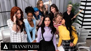 Forró transz főnök Jade Venus és Jane Wilde basznak az irodai csapat szeme láttára