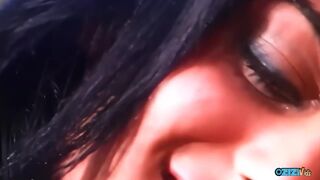 A hajó pereménél tolja szét a szőke kis mellű milf-et doggyban a dögös pasi